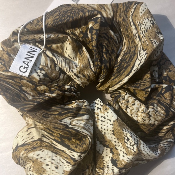 Ganni Tiger's Eye Printed Cotton Large Resort Logo Scrunchie Hair Accessory